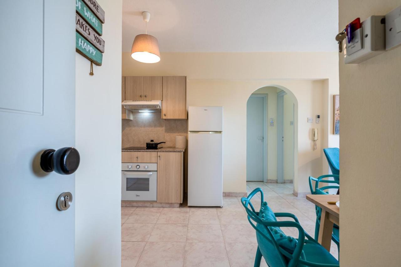 Sunny 2-Br Apartment In Mackenzie ラルナカ エクステリア 写真
