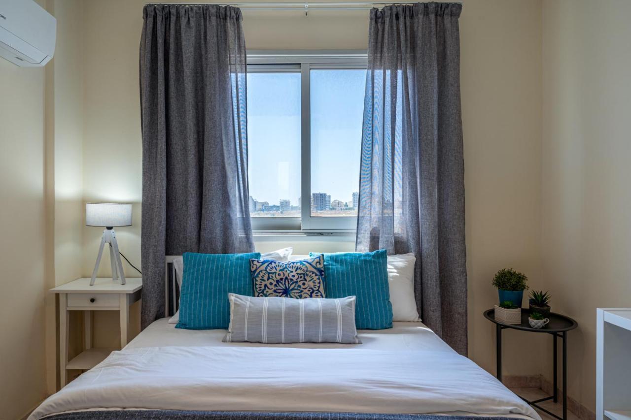 Sunny 2-Br Apartment In Mackenzie ラルナカ エクステリア 写真