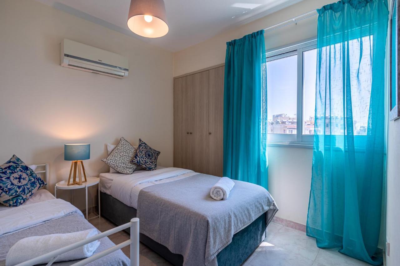 Sunny 2-Br Apartment In Mackenzie ラルナカ エクステリア 写真
